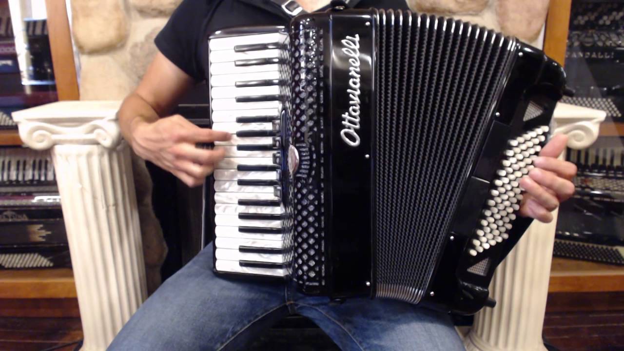 How to Play a 72 Bass Accordion - Lesson 3 - Scottish Strathspey in A Minor - Donald John the Tailor