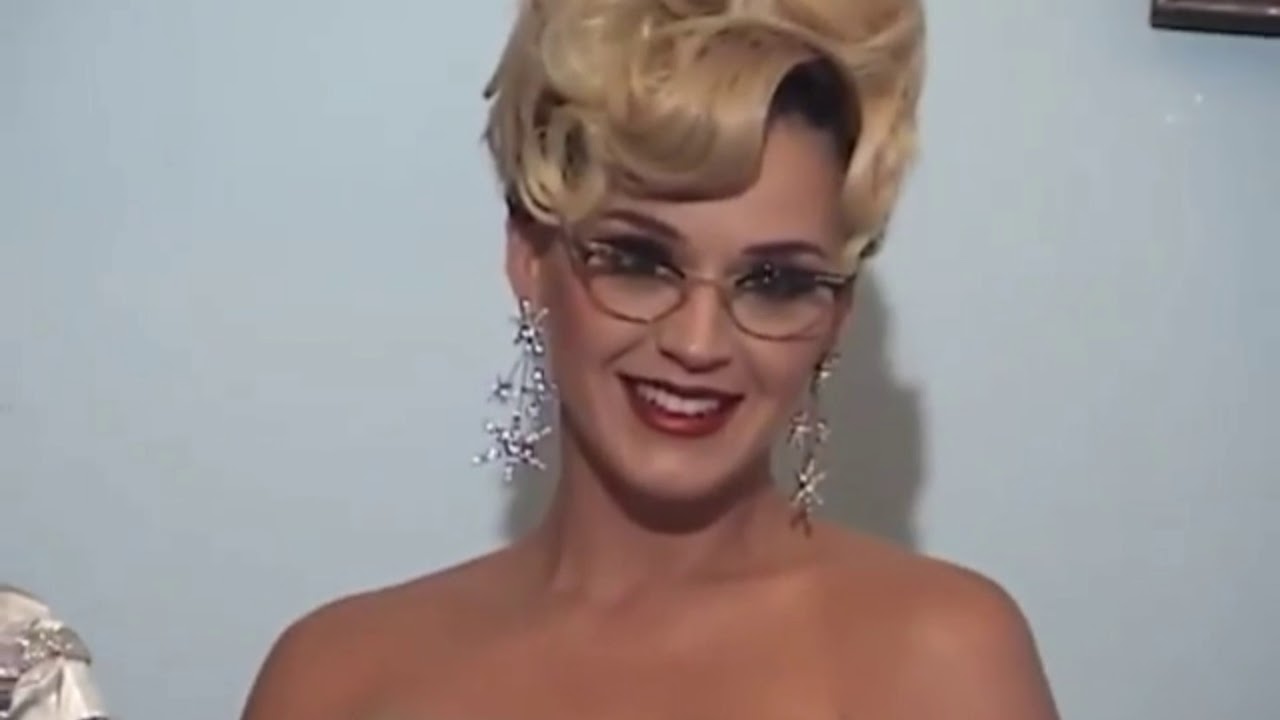 Cozy Little Christmas - Katy Perry