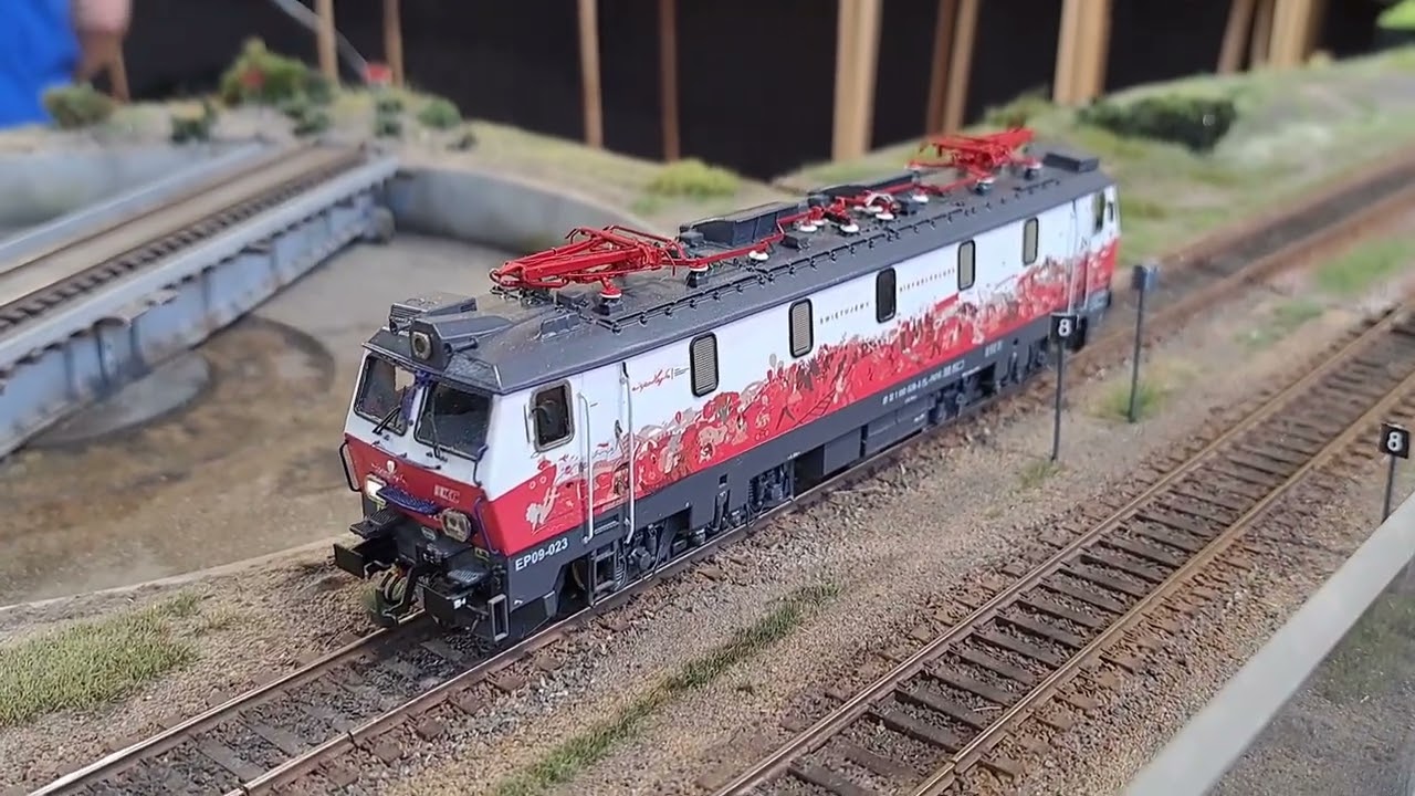 Sosnowiec 17.03.2024 Wystawa makiet H0 EP09 PKP SU42 ST44 Robogagarin EP07-1037 ET22 Orlen