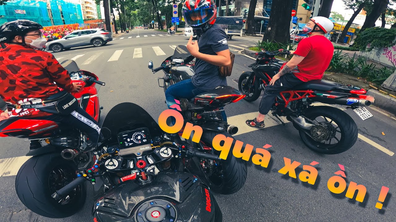 Khi 4 xe 