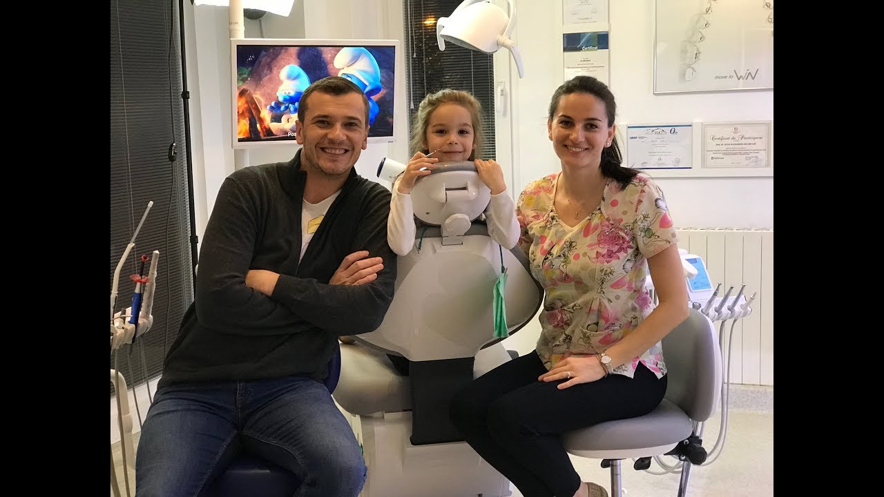 Sophia se pregătește să își pună aparat dentar...!