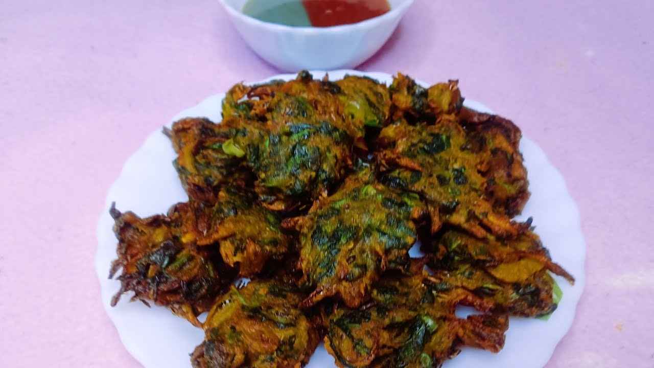 पालक के पकोड़े भजिया रेसिपी । palak ke pakade  .snack inmansoon #bhajiya #spley #palak recipe #🍲🍲🍲