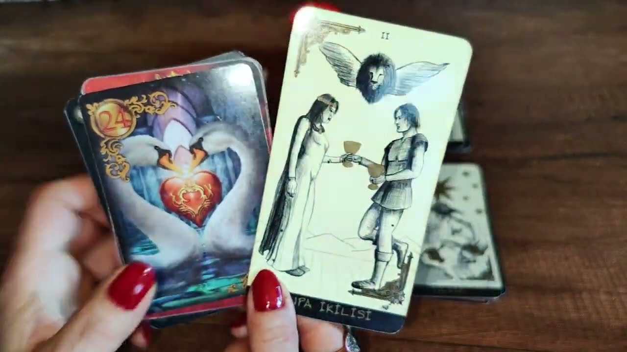 Aklımdaki kişi🌟 Geri dönecek mi? Ne düşünüyor? #tarot #suyuntarotdünyasi #güncel