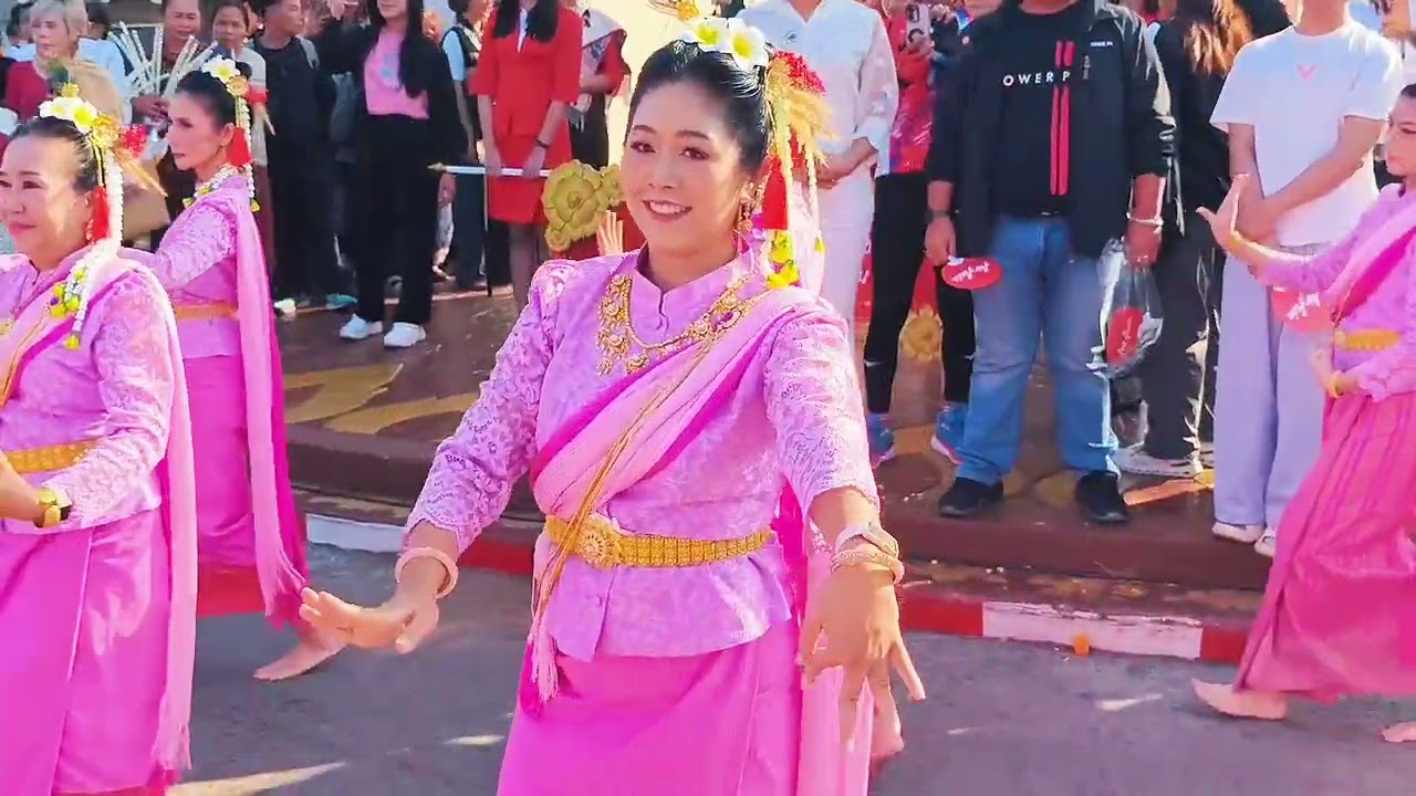 รำบวงสรวงพระธาตุพนม ปี 2569 โดยคณะนางรำ จากจังหวัดบุรีรัมย์ # นำทีมรำโดย ดร.พรพิมล รุ่งเรืองศิลป์