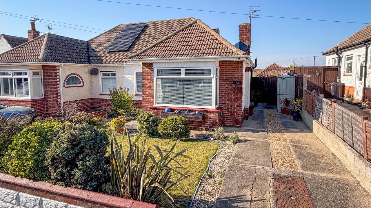 IMMACULATELY PRESENTED BUNGALOW IN HOLLAND-ON-SEA - EnSuite, Conservatory, Landscaped Gardens & More