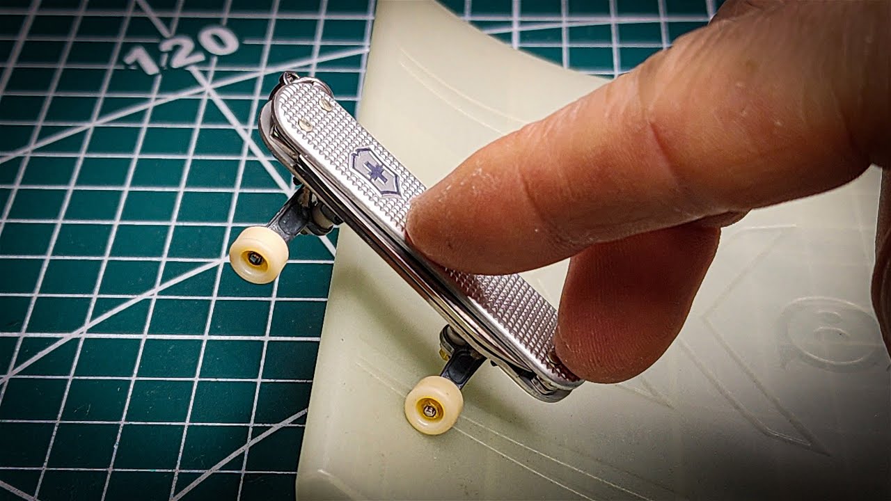 Skateboard mod on a Victorinox Classic - How I did it