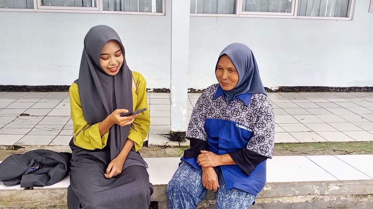 tugas video wawancara | mewawancarai caraka/ petugas kebersihan 