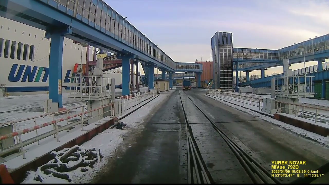 ferry m/f Polonia, Unity Line -  wjazd na dolny pokład