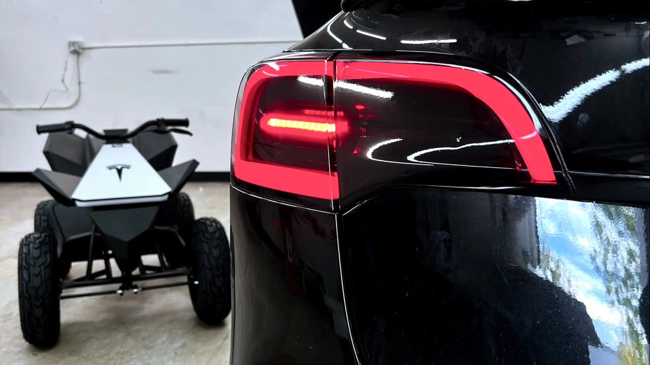 Model 3 & Y Smoked Tail Light Center Vinyl Wrap Overlays