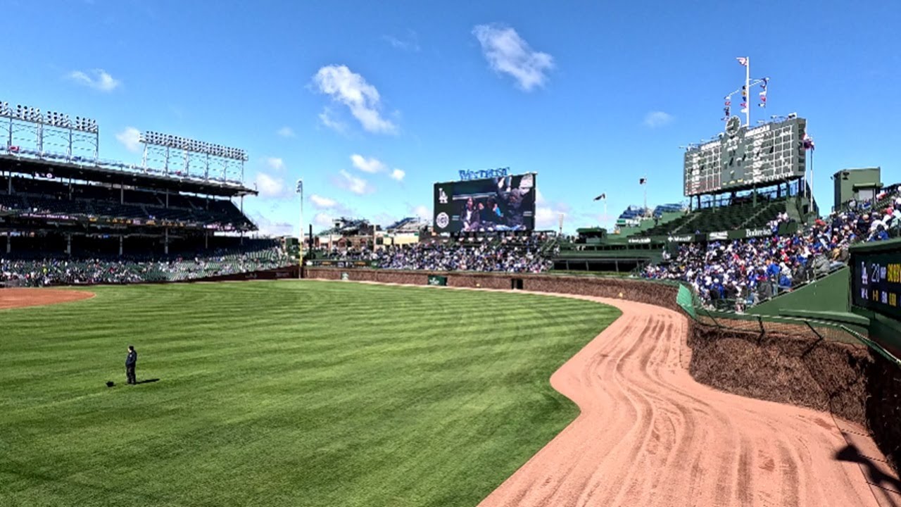⁴ᴷ⁶⁰ Walking Chicago, IL: Tour of Wrigley Field