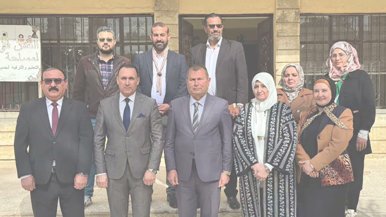 قائممقام تلكيف برققة مدير تربية تلكيف يشاركان في مراسم رفع العلم بثانوية بعويزة للبنات