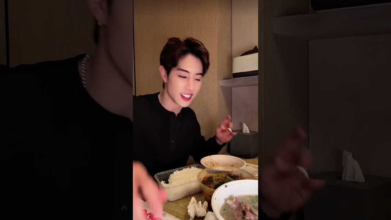 Live Weibo: 段宜恩 09.11.2025 Mark Tuan