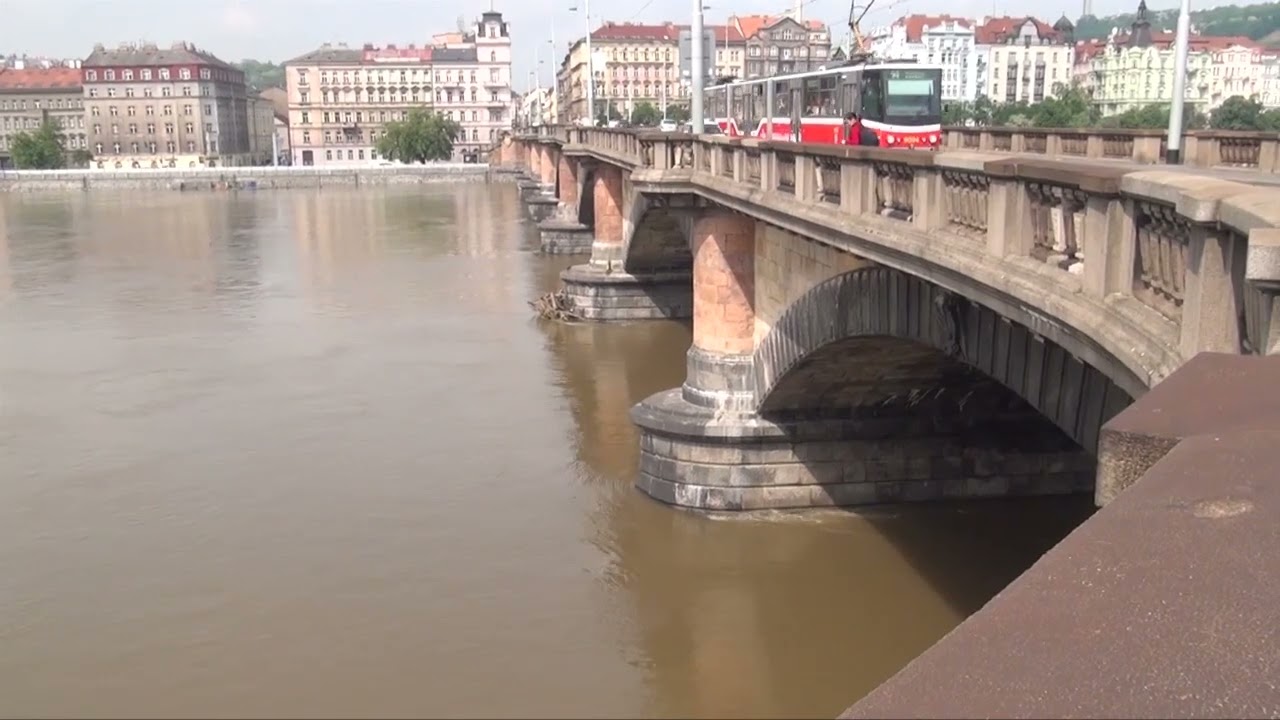 VELK&Aacute; VODA  -  Vltava 7 čevna 2013