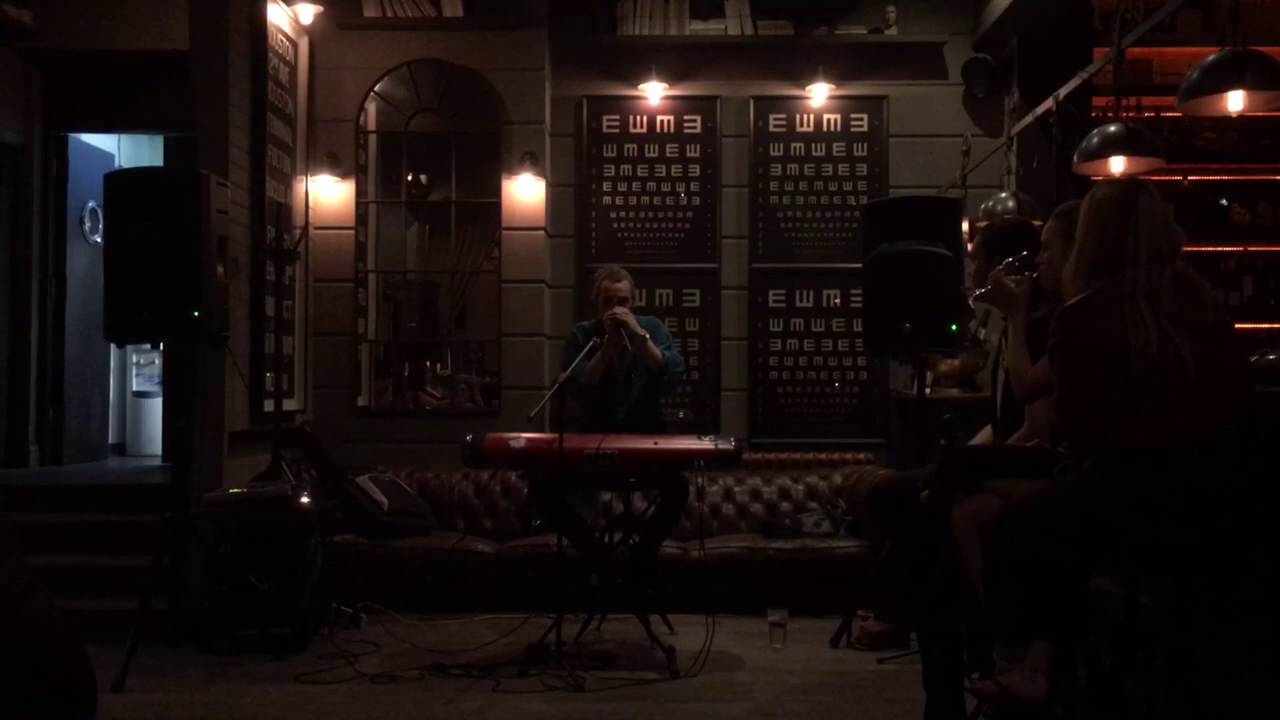 Roman Scott Beatboxing at Bar 32