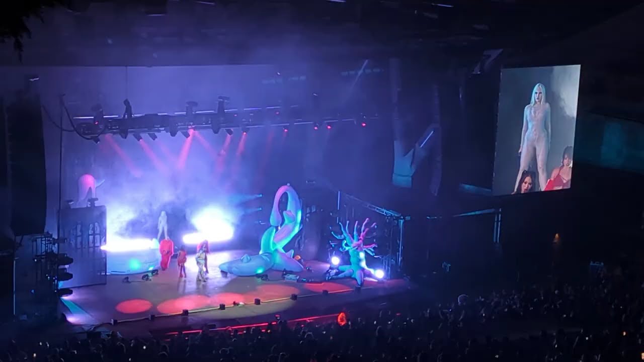 Ashnikko - Wet Like (ft. COBRAH) - Red Rocks Amphitheater, Morrison CO (10/29/24)