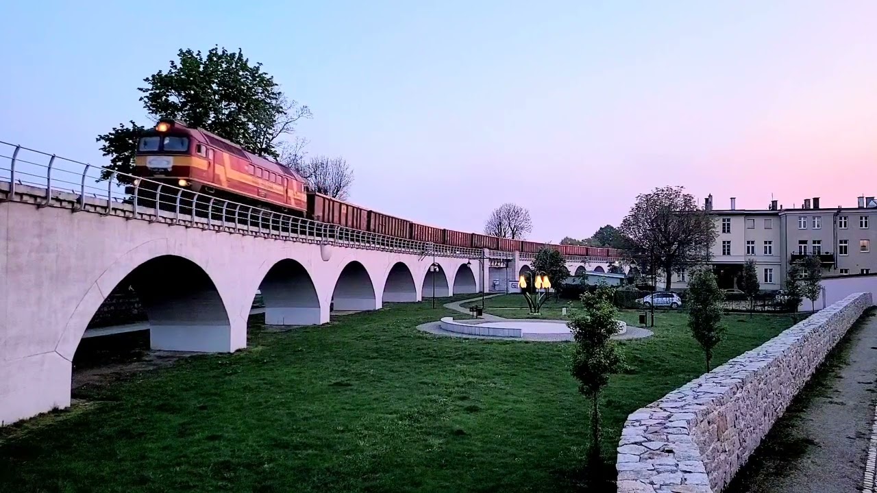 M62M-003 na estakadzie w Strzegomiu