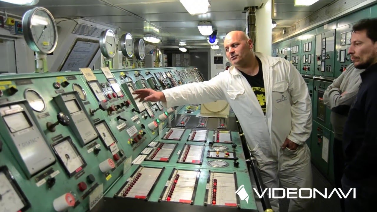 La sala macchine - motori della nave Corsica Victoria
