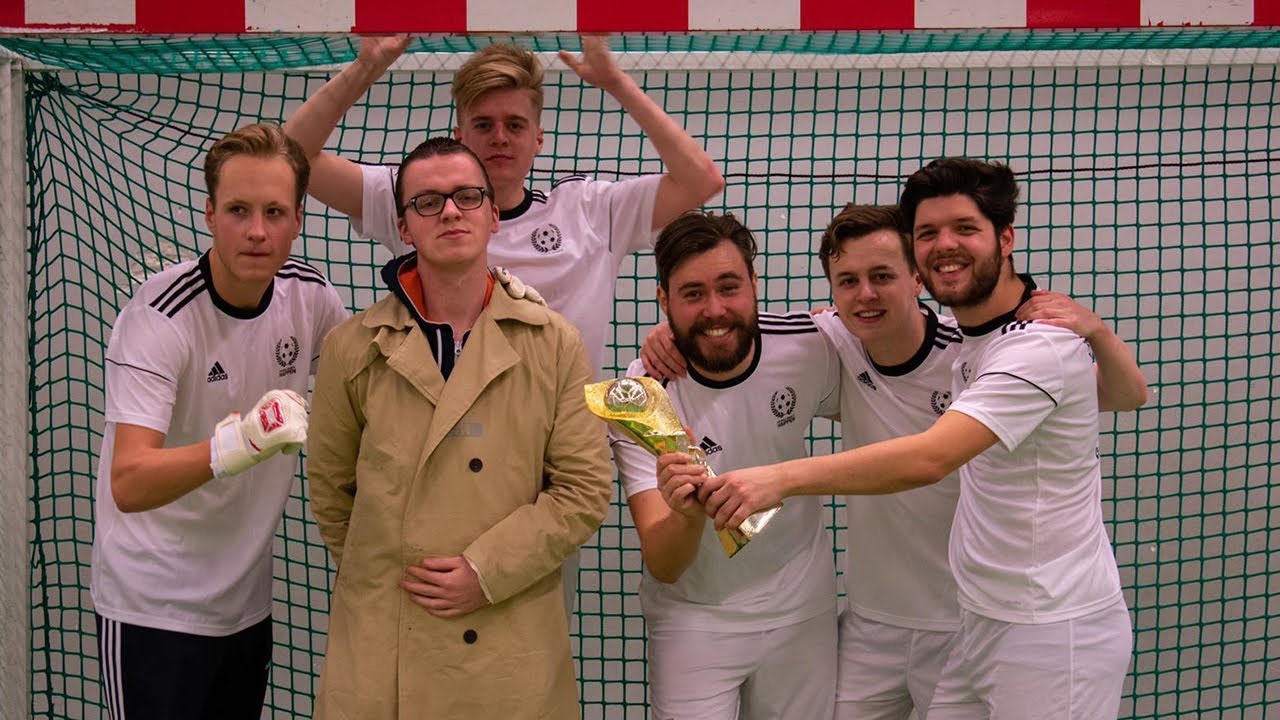 ZAALVOETBAL TOERNOOI MET DE BANKZITTERS