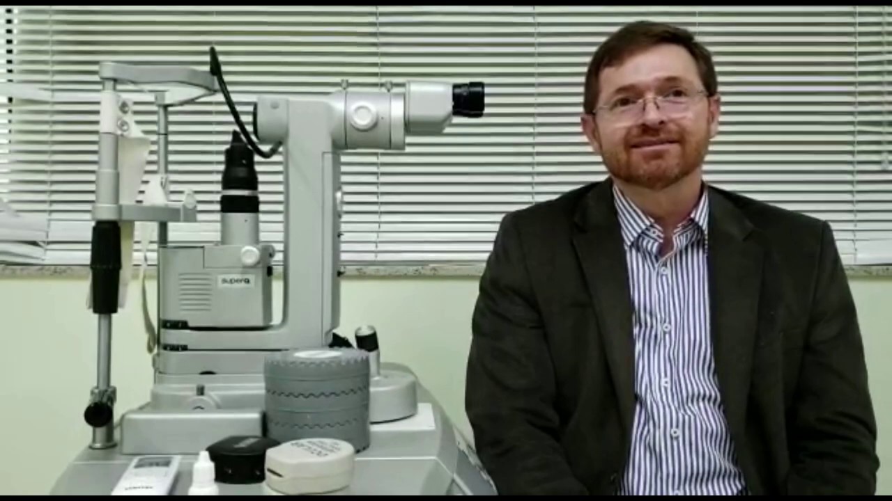 Capsulotomia com Yag laser.
