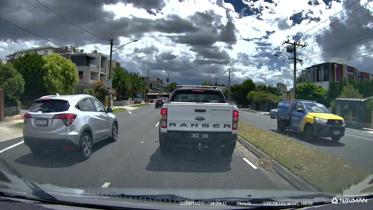 Driving Templestowe to The Pines, Westfield Doncaster. Roadwork signs but not much roadworks.