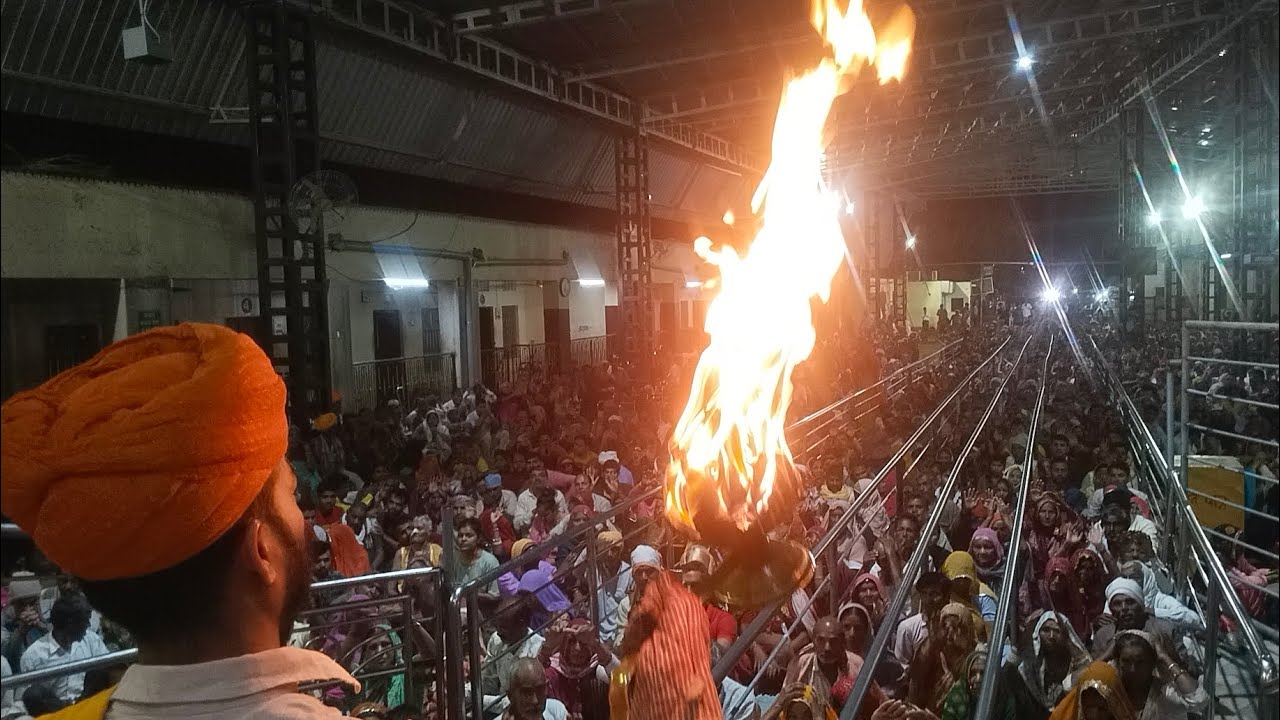 Live aarti from shree Chaturdas ji maharaj butati dham 18/10/23 butati dham aarti