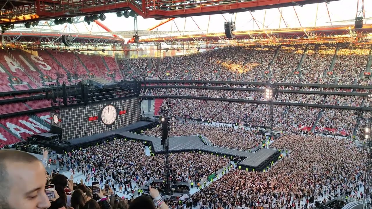 Taylor Swift - Intro - Openning show 4K (Live in The Eras Tour - Lisbon 24/05/2024 - Estádio da Luz)