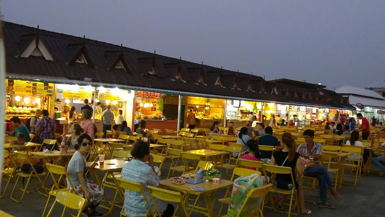 Chiang Rai Night Bazaar & Street Food Court