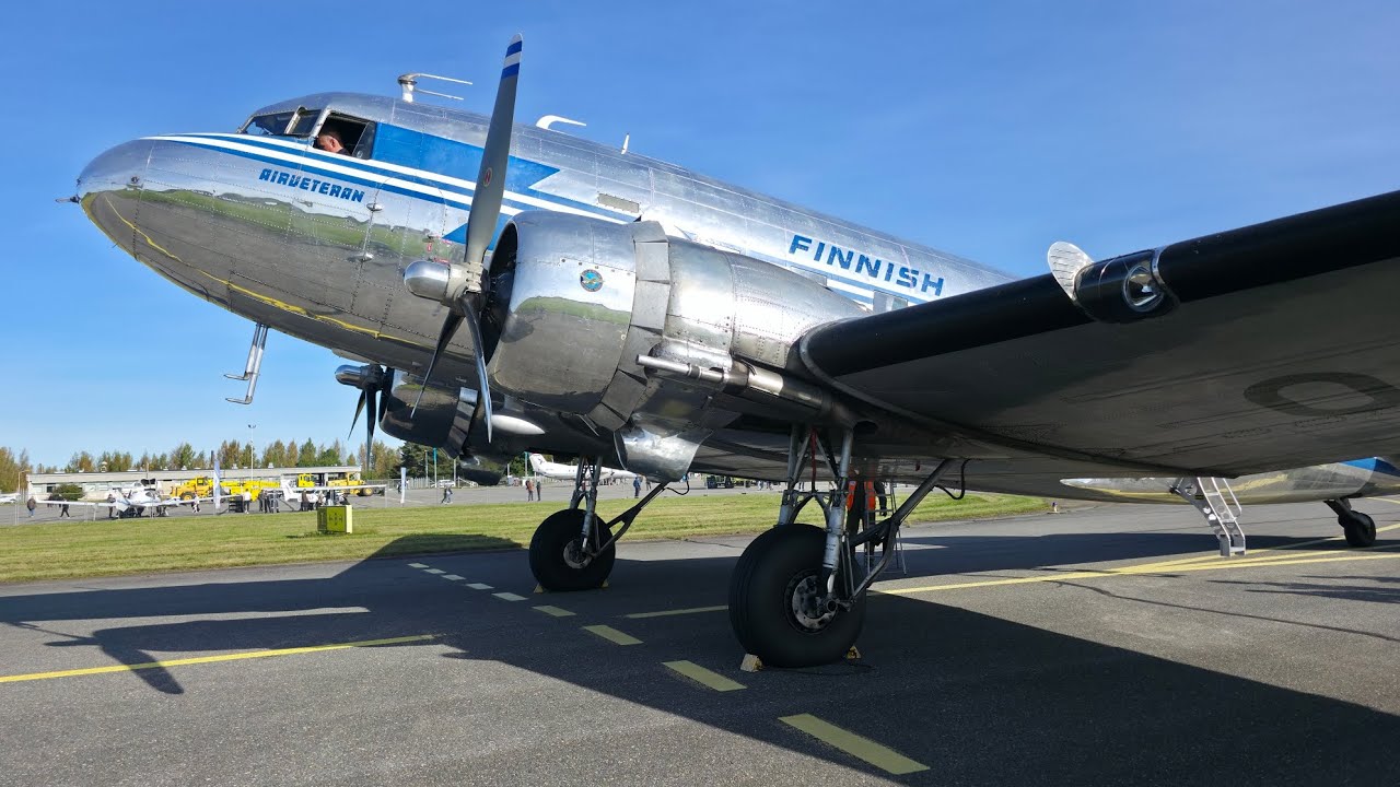 Airveteran DC-3 OH-LCH landing to Pori (POR/EFPO)