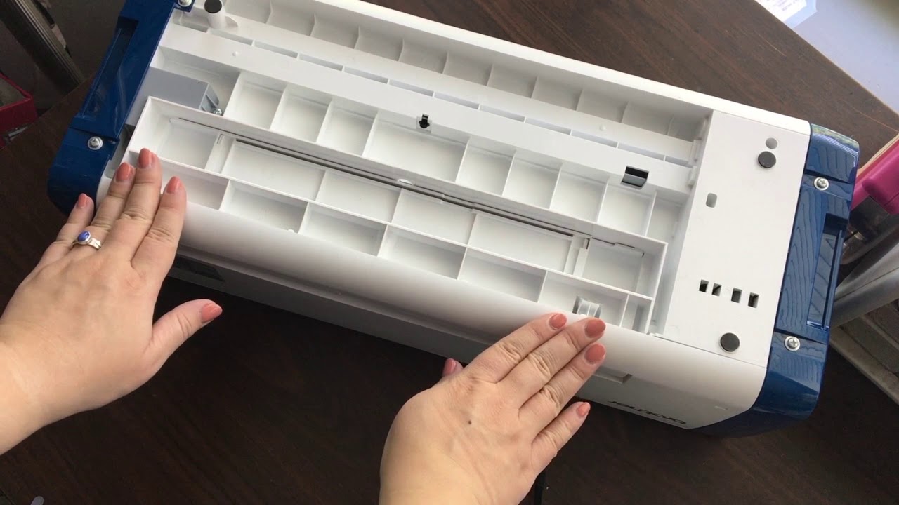 ScanNCut Tip: Cleaning the Scanner Glass on the SDX