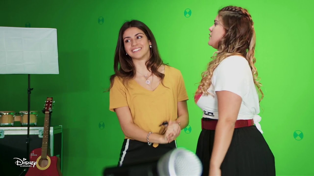 Bia Capítulo 5 - Bia y Daisy bailan