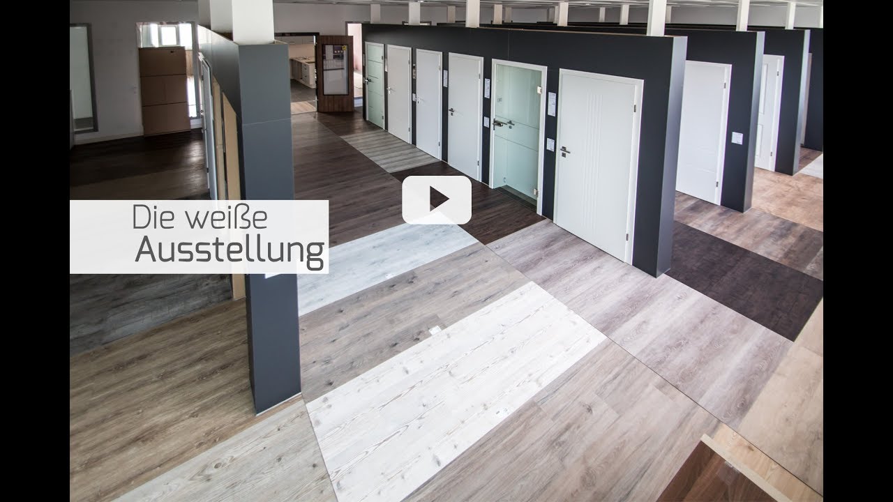 Ausstellung von weißen Zimmertüren/Innentüren aus Holz