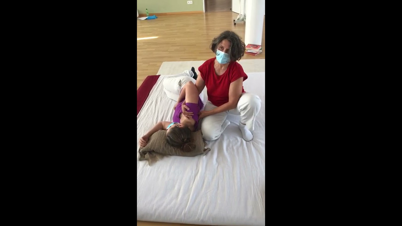 Kleine Shiatsu Lektion: wie behandle ich den D&uuml;nndarm? Mit Katrin Schr&ouml;der #esiberlin