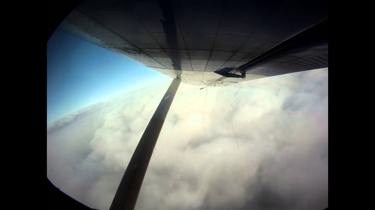 Pilatus riflesso sulle nuvole skydive salgareda