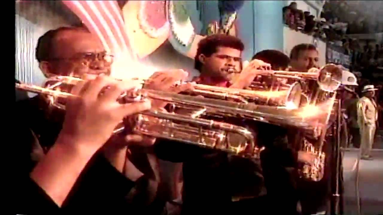 Los Hermanos Rosario Esa morena in HD