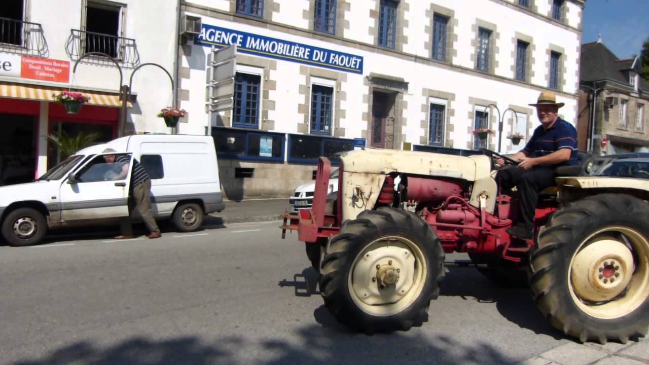 Défilé le faouët : les halles à saint fiacre.