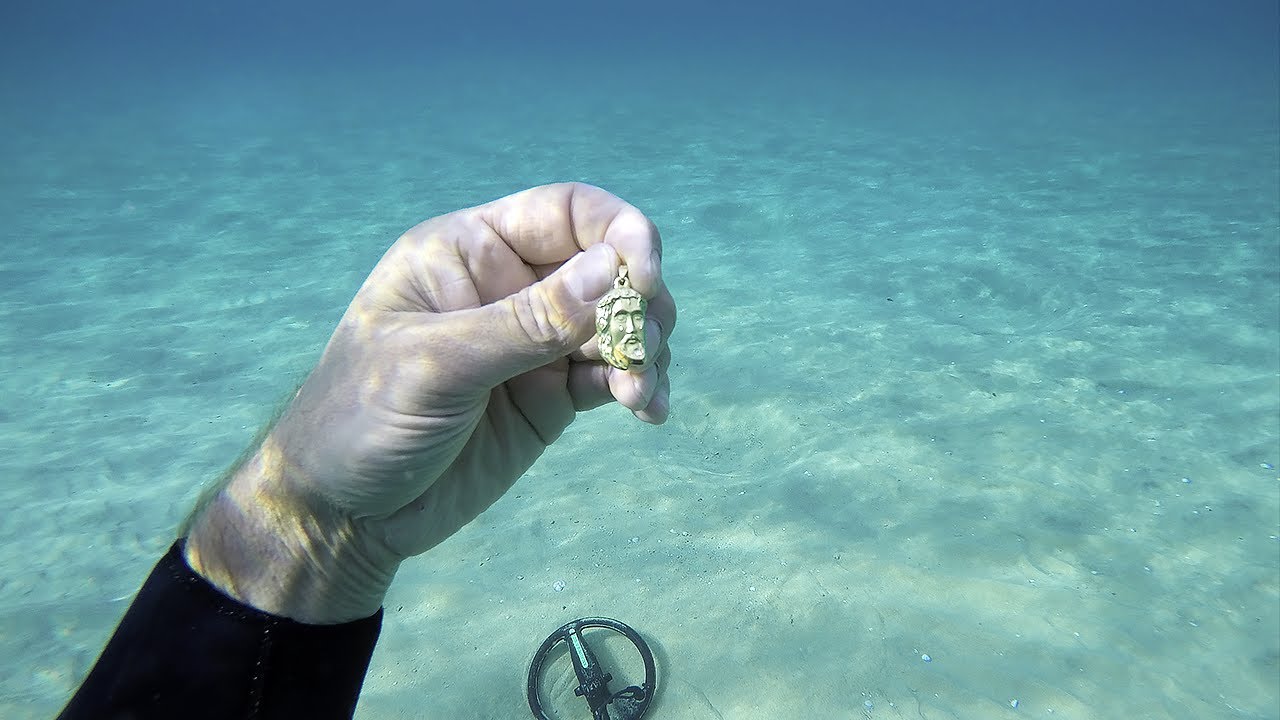 🌊💍 Not Found the iPhone, but Found Gold, Silver-Paradise Place! Underwater Metal Detecting.