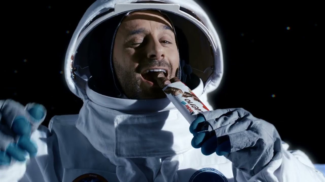 KINDER BUENO LUA RUI UNAS