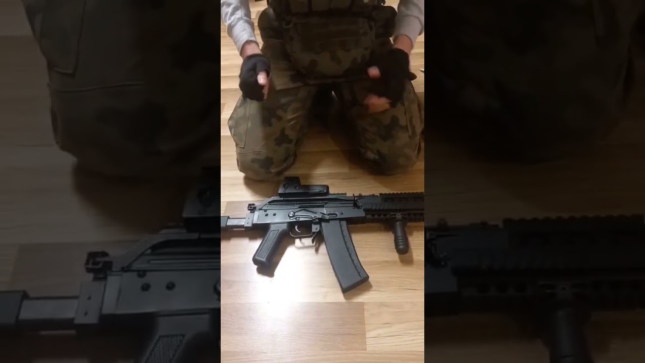 Jak obsłużyć Beryla? #poland #AK #Beryl #Radom #gun #asmr #military #shorts #shortvideo #glock #AR15