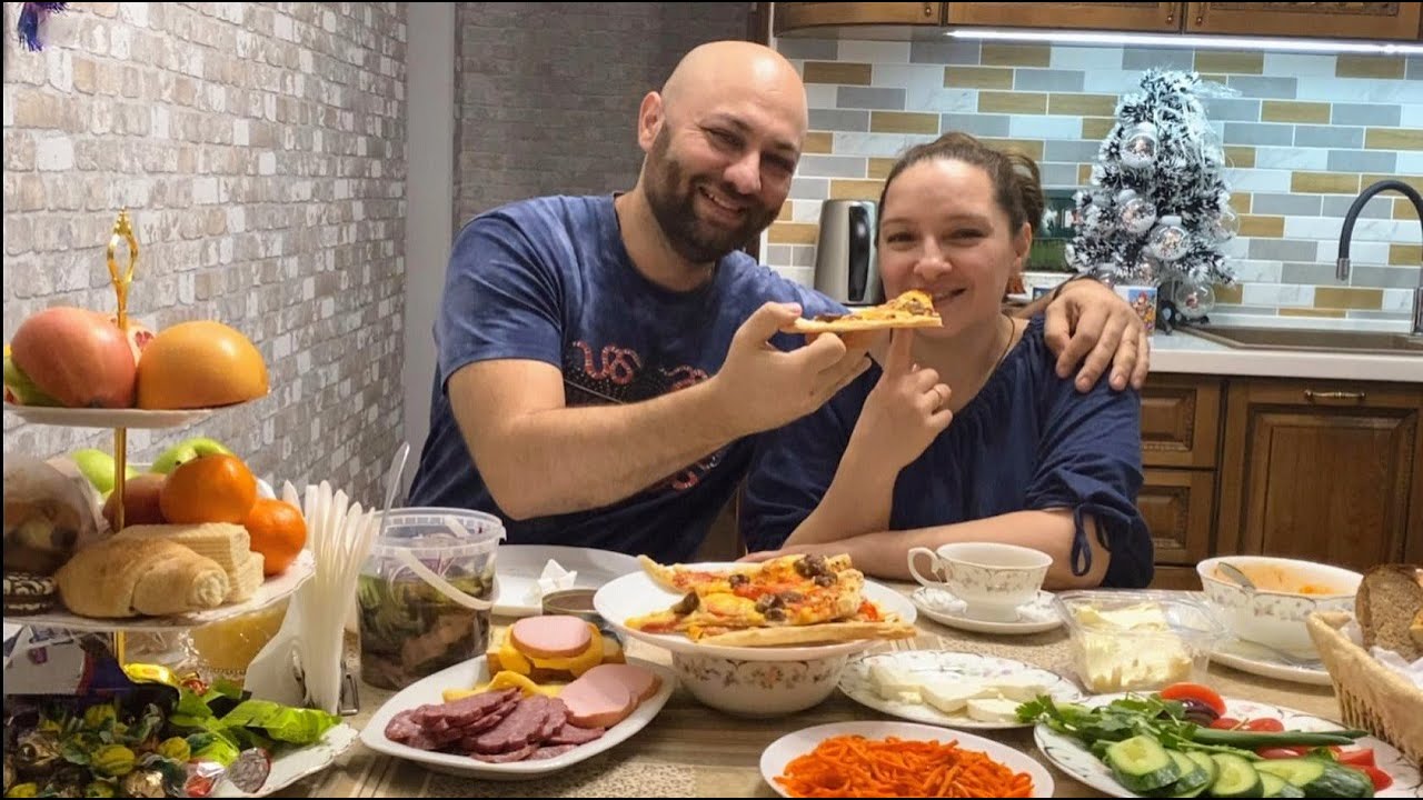 Мукбанг. Пицца с фрикадельками. А вы такое едите? @Галина Кухня