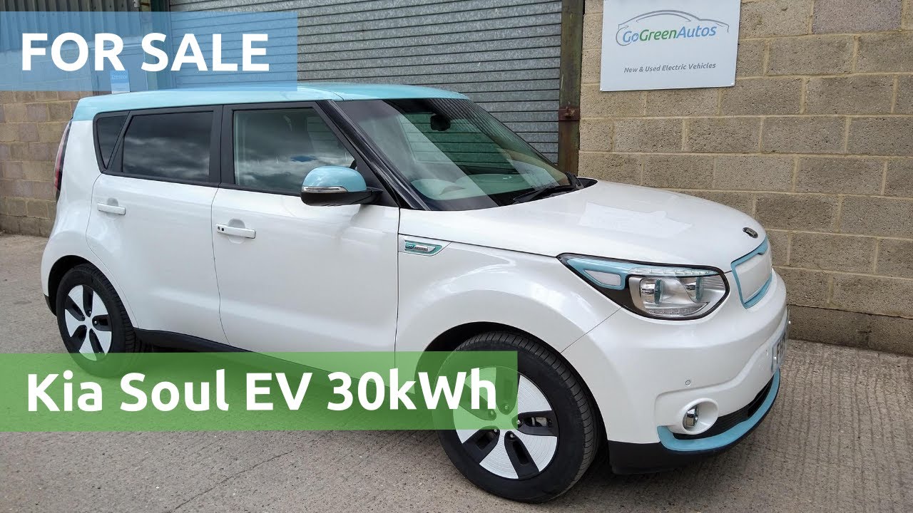 SOLD: 2018 Kia Soul EV 30kWh. A real stunner in metallic white with electric blue roof.