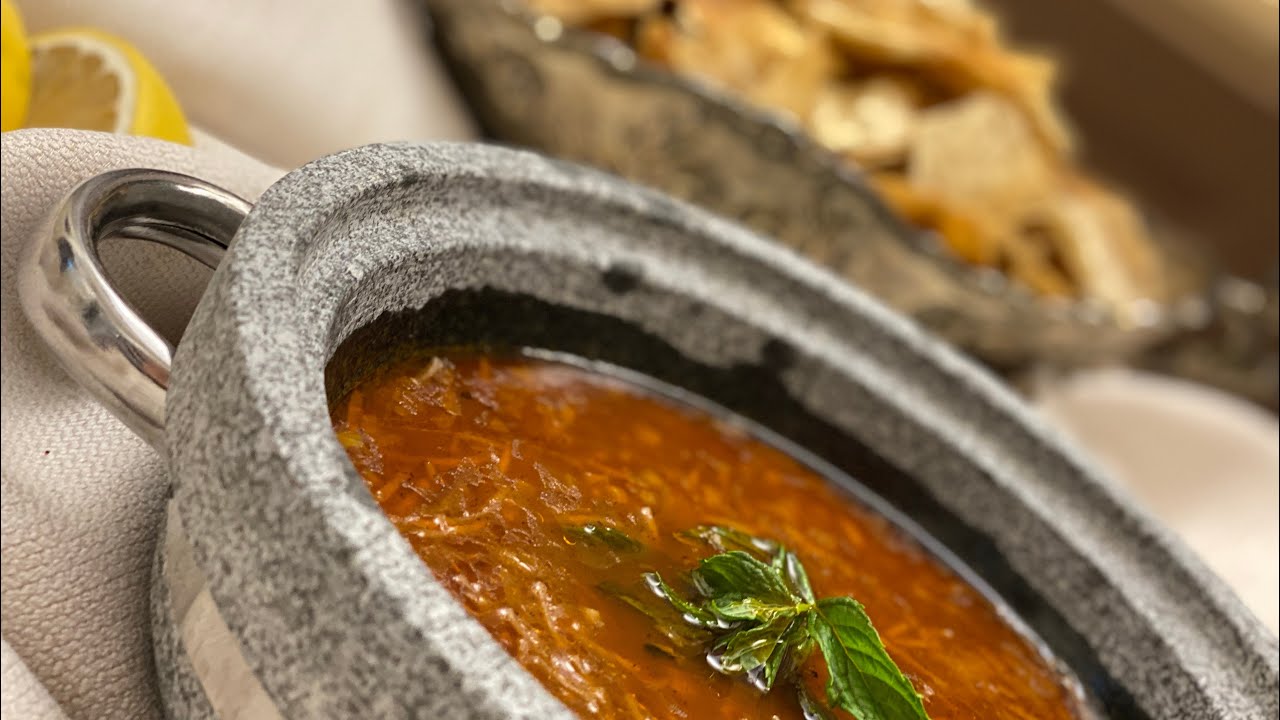 شوربة الشعيرية مع الخبز المحمص بطريقة مميزة 2022