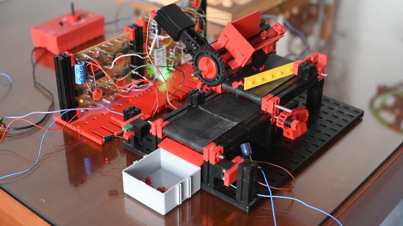 Fischertechnik Förderband zum Abzählen von Kleinbauteilen (IC Digital-Praktikum)