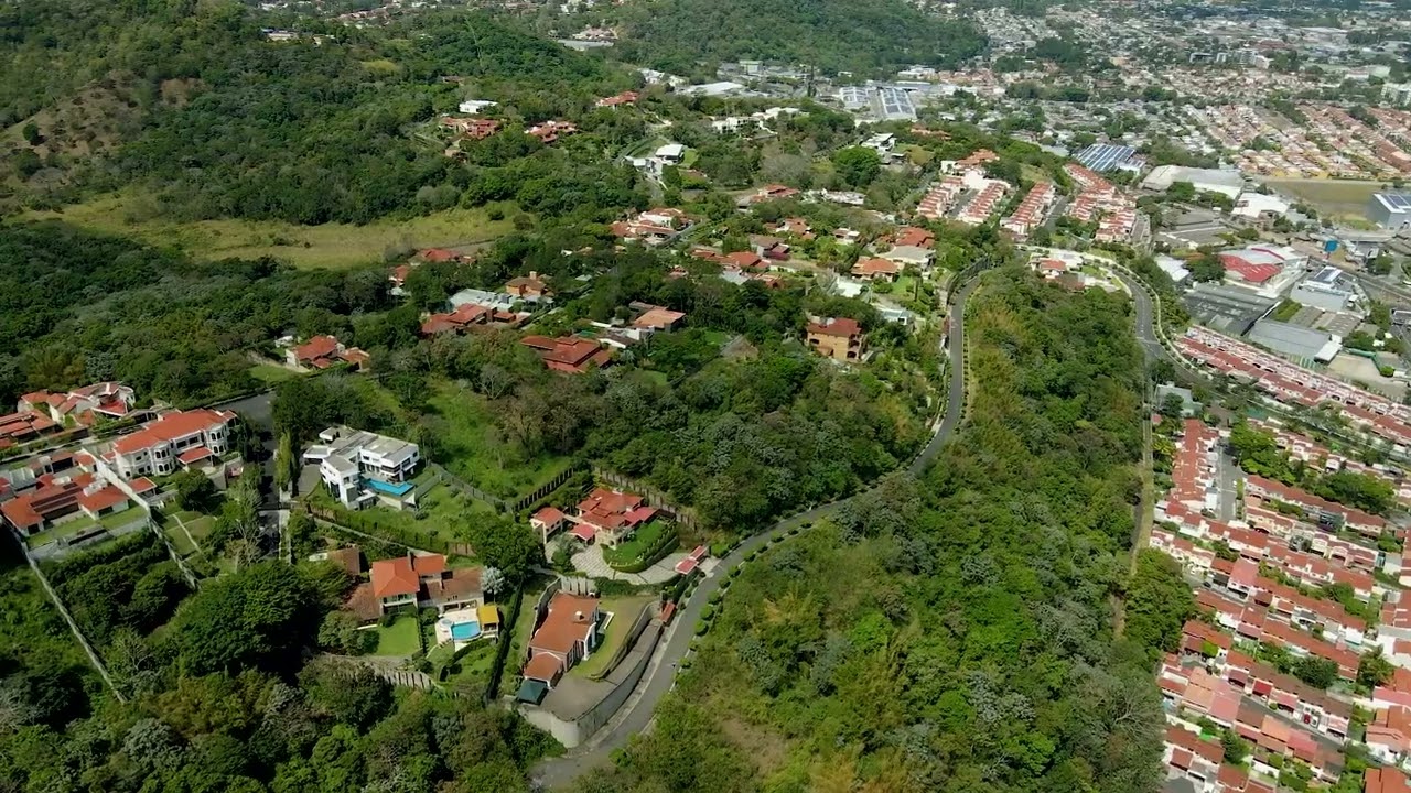 Acompáñanos a Volar Lugares Bonitos para Vivir Cumbres de Santa Elena Antiguo Cuscatlán El Salvador
