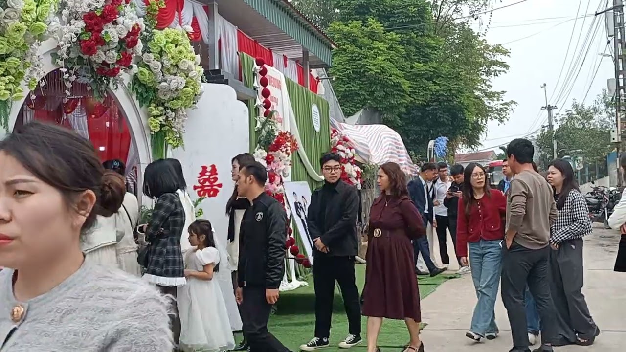 NHÀ XE HÙNG NAM CẦN XE ĐI VIỆC CÁC ĐOÀN CỨ GỌI CHO EM 0977367347 LÊN ĐƯỜNG NGAY Ạ 