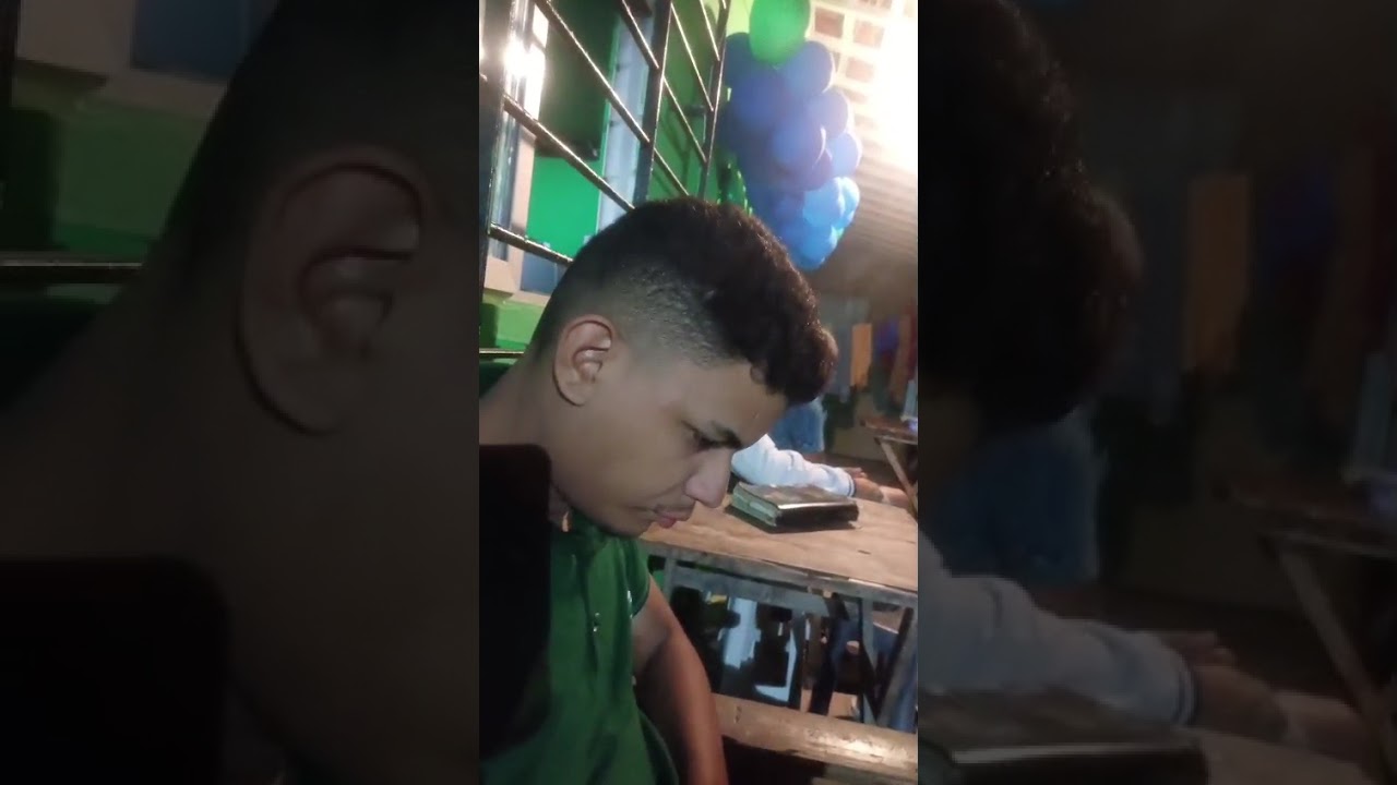 Ainda no culto em Itamaracá Letícia louva ao Senhor que é dono de toda honra e toda glória