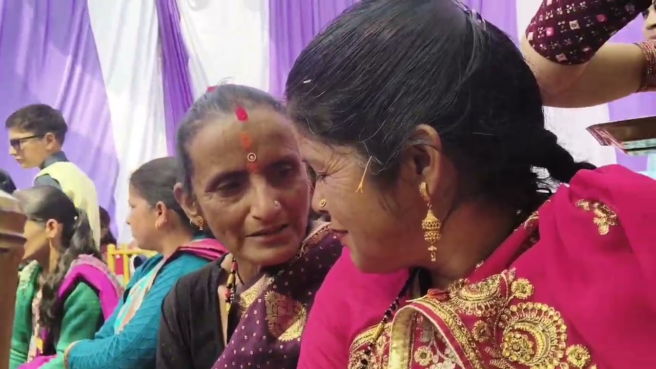 आज गये के गांव की महिलासंगीत में