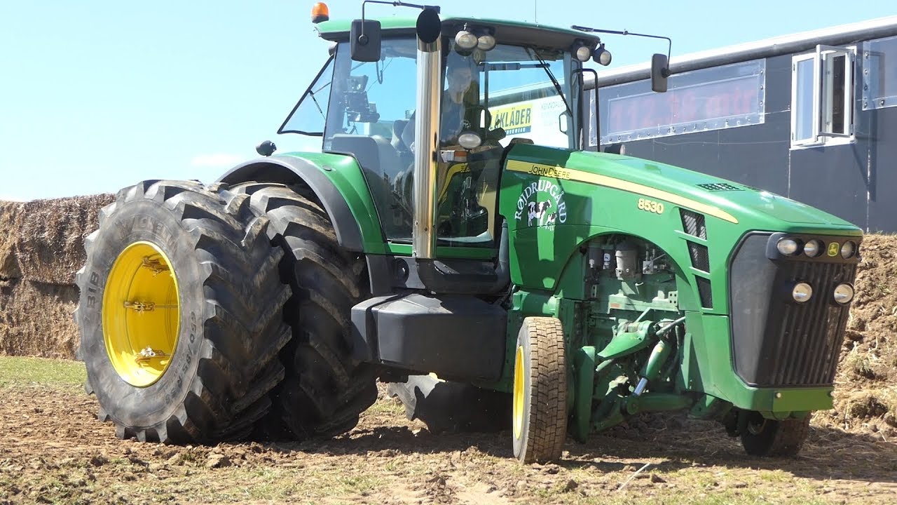 John Deere 8530 w/ Ultra Small Front Wheels Giving The Sledge some Work To Do | Tractor Pulling DK