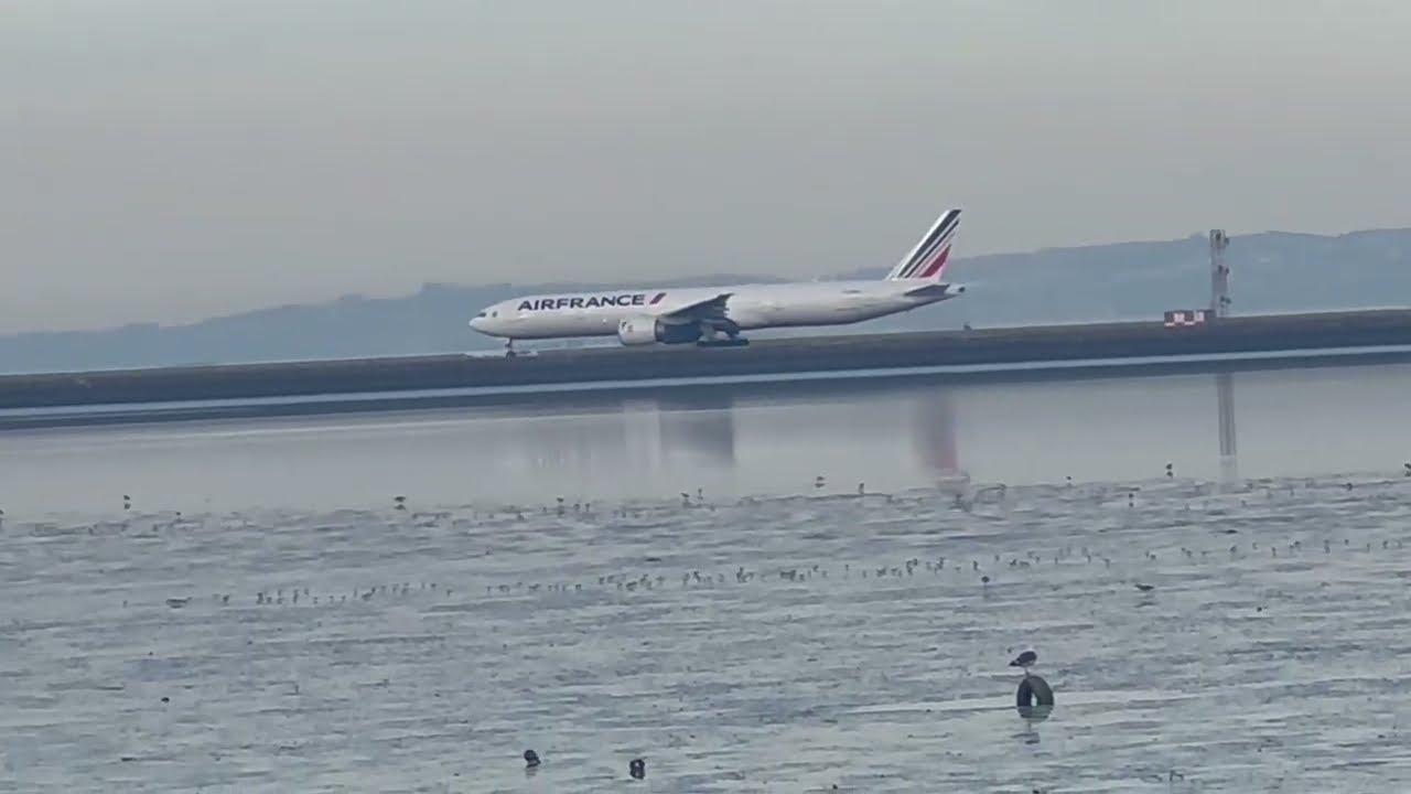 Air France Boeing 777-300ER Takeoff From San Francisco International Airport (SFO/KSFO)