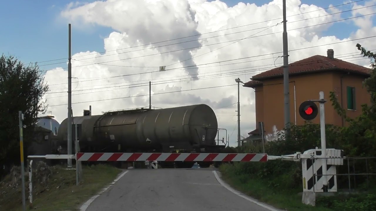 Passaggio a livello - Solesino - Via Ceresara (Parte 1)
