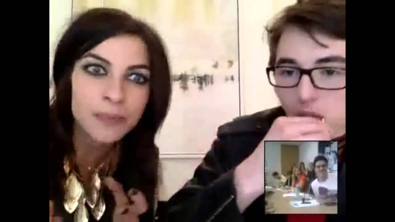 Isaac Hempstead Wright (Bran Stark) e Natalia Tena (Osha) de Game of Thrones